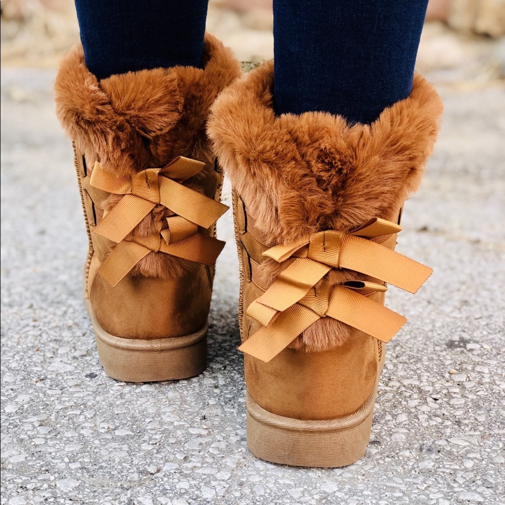 Camel Fur Double Bow Detail Boots